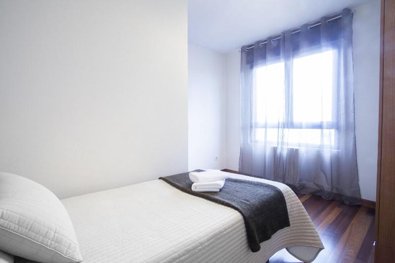 Apartamentos Alday image