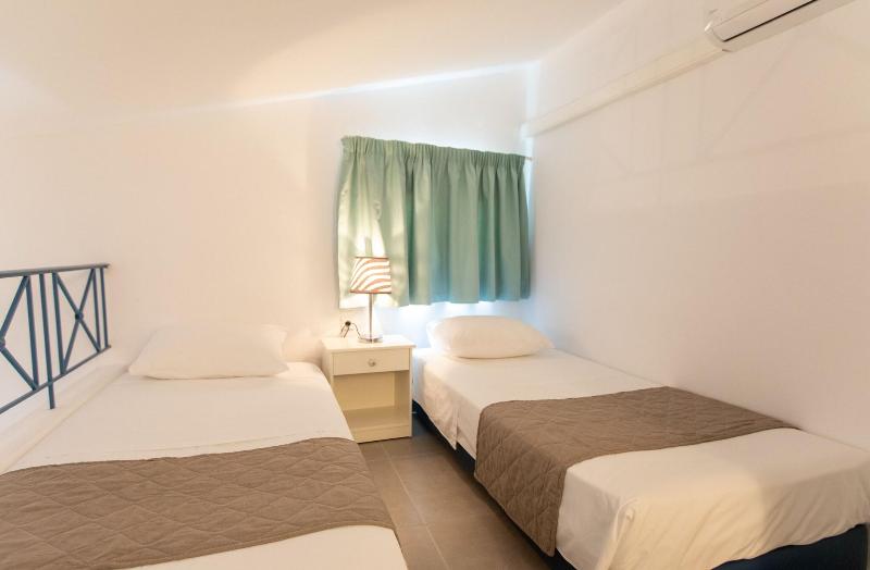 Iris Skiathos - Image 5