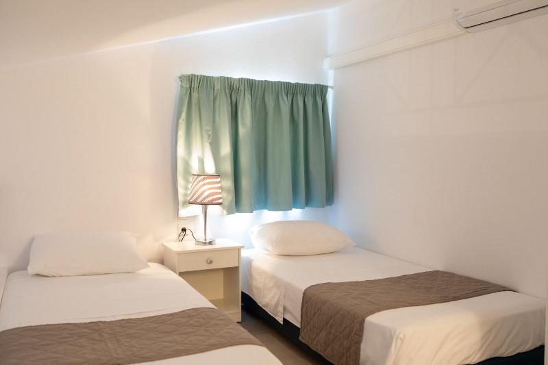 Iris Skiathos - Image 7