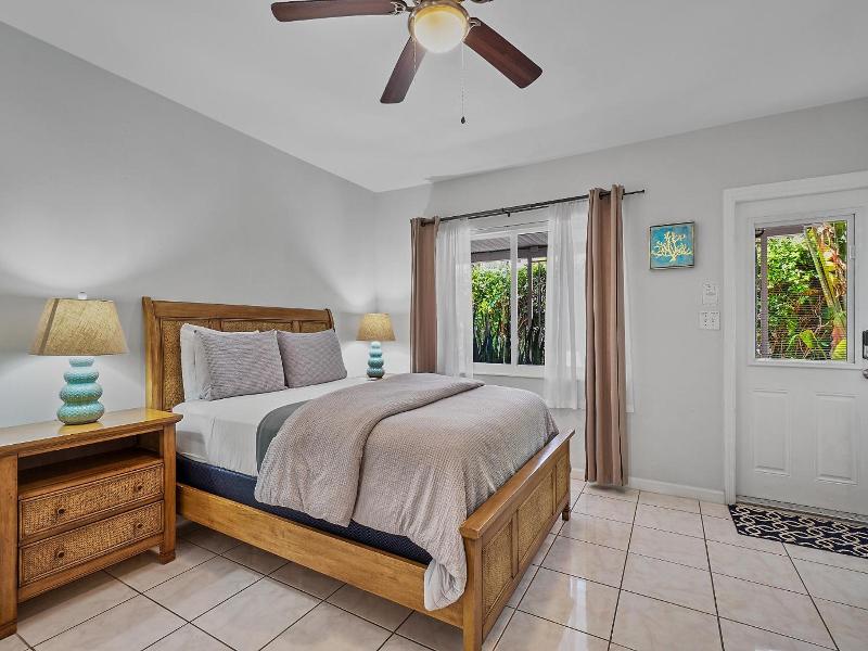 4145 By The Sea Inn Suites — general view