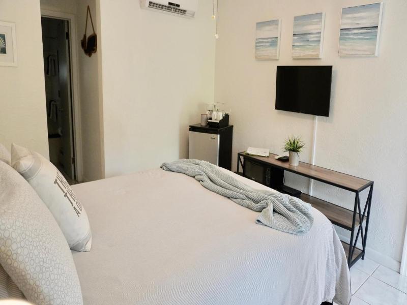 4145 By The Sea Inn Suites image
