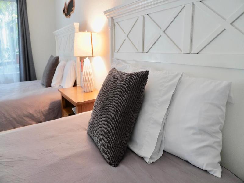 4145 By The Sea Inn Suites image