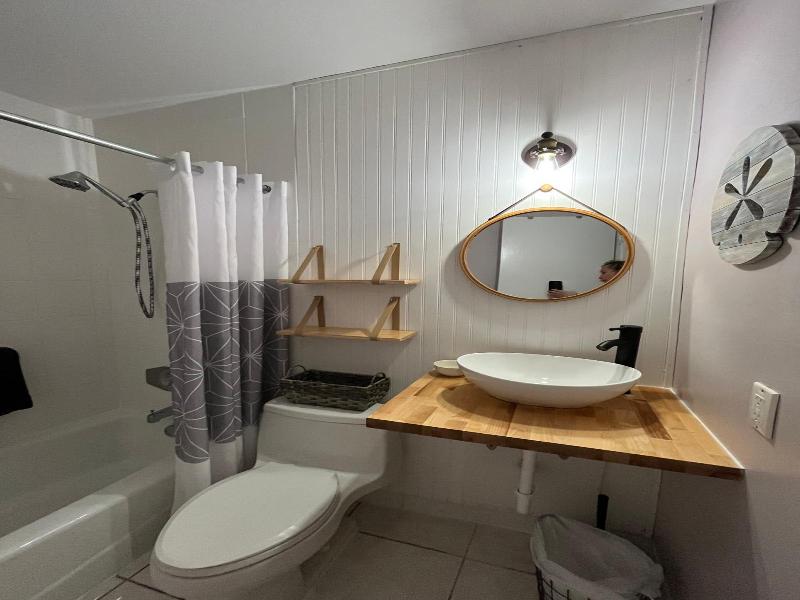 4145 By The Sea Inn Suites image