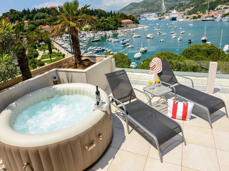 Adriatic Deluxe Apartments image