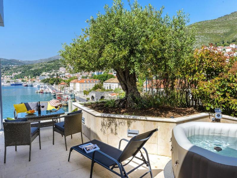 Adriatic Deluxe Apartments image