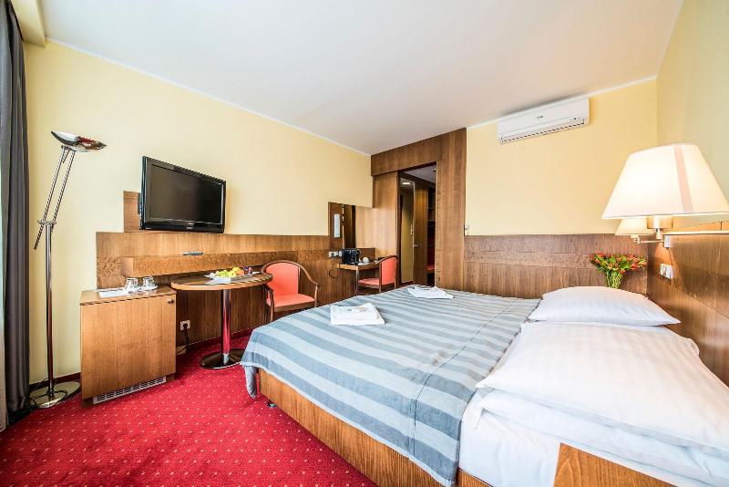 Hotel Jana image