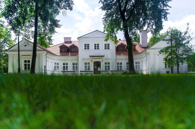 Dwór Zbożenna image
