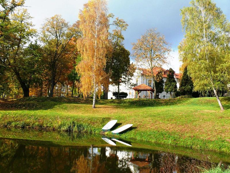 Dwór Zbożenna image