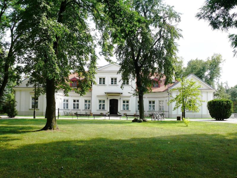 Dwór Zbożenna image
