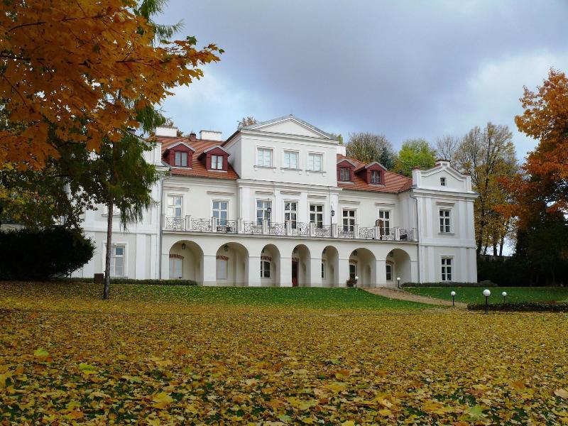 Dwór Zbożenna image