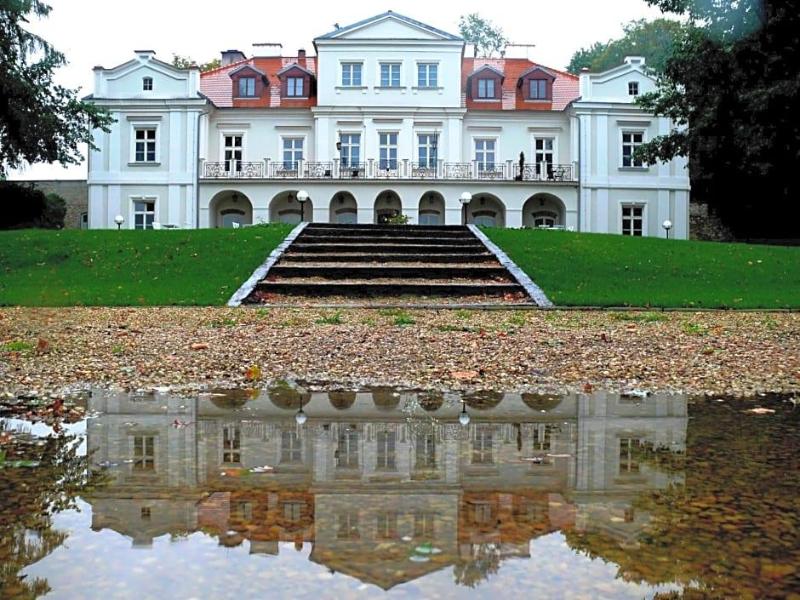 Dwór Zbożenna image