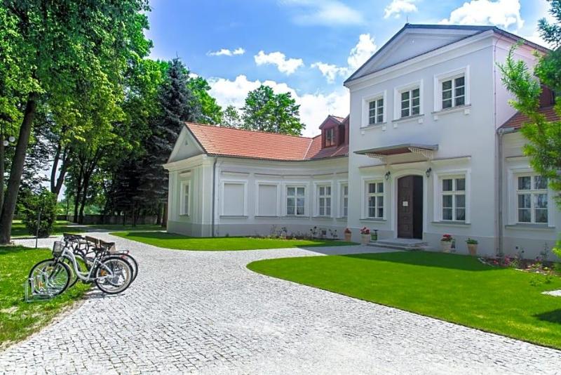 Dwór Zbożenna image