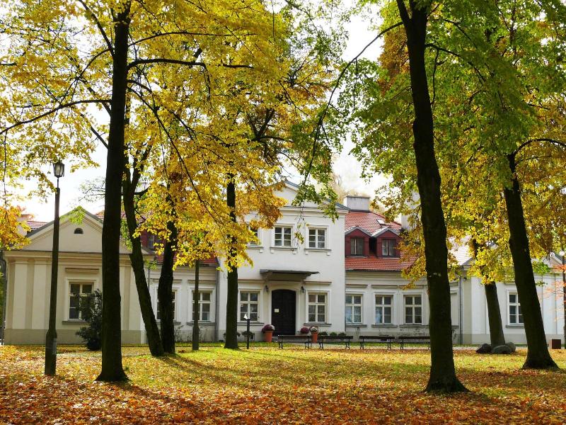 Dwór Zbożenna image