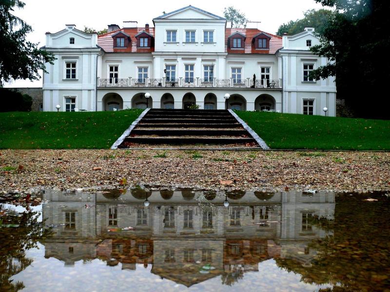Dwór Zbożenna image