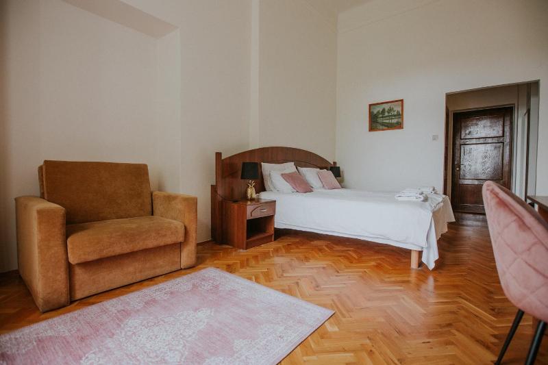Dwór Zbożenna image