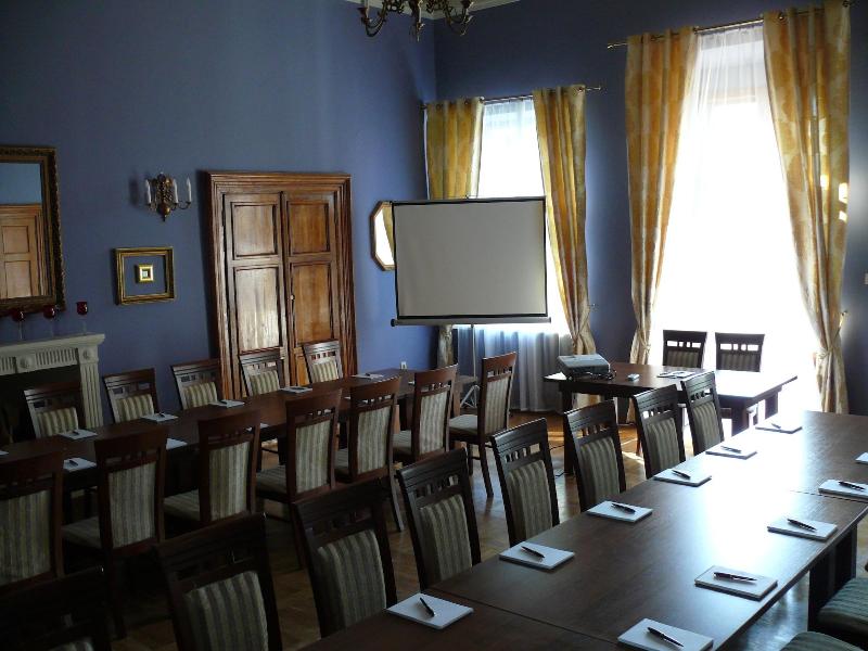 Dwór Zbożenna image