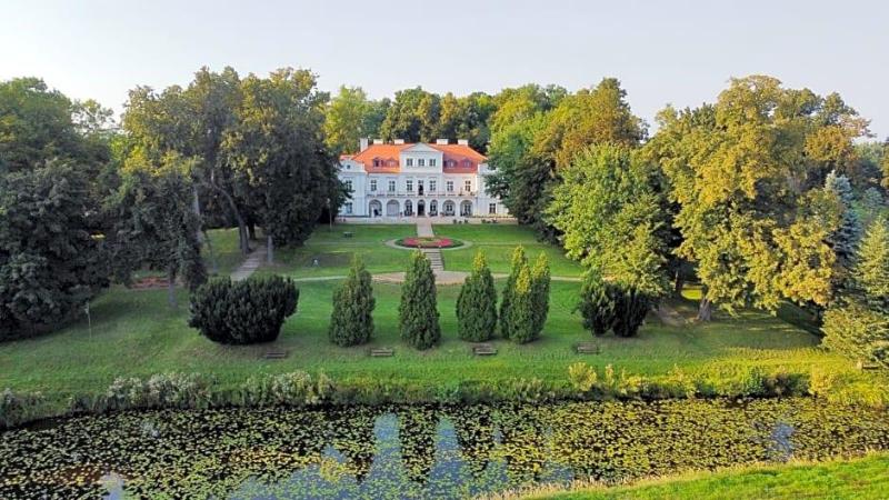 Dwór Zbożenna image
