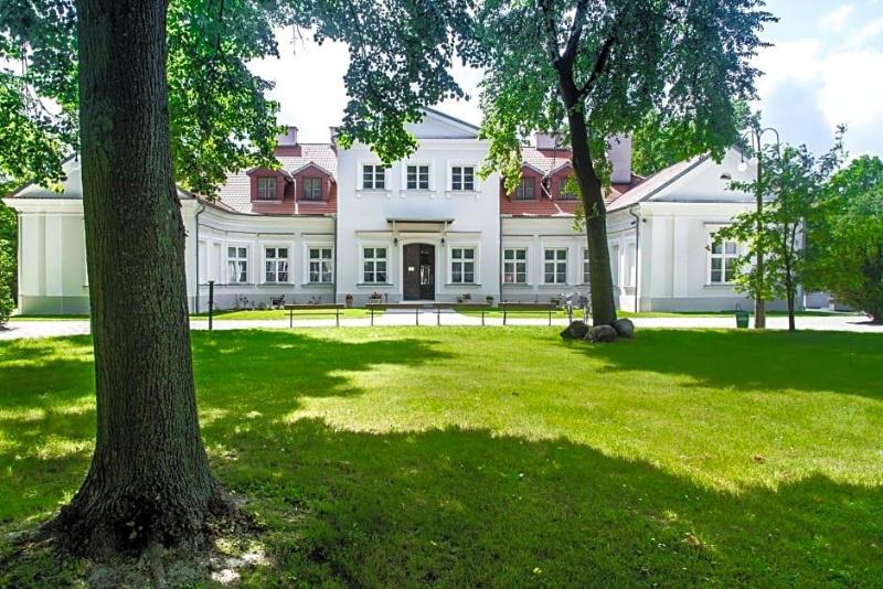 Dwór Zbożenna image