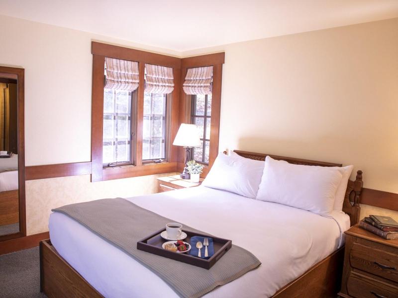 Ucla Lake Arrowhead Lodge image