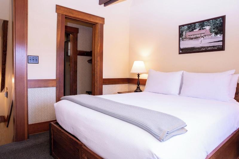 Ucla Lake Arrowhead Lodge image