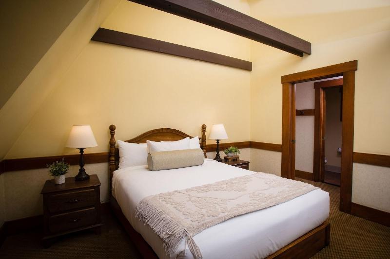 Ucla Lake Arrowhead Lodge image
