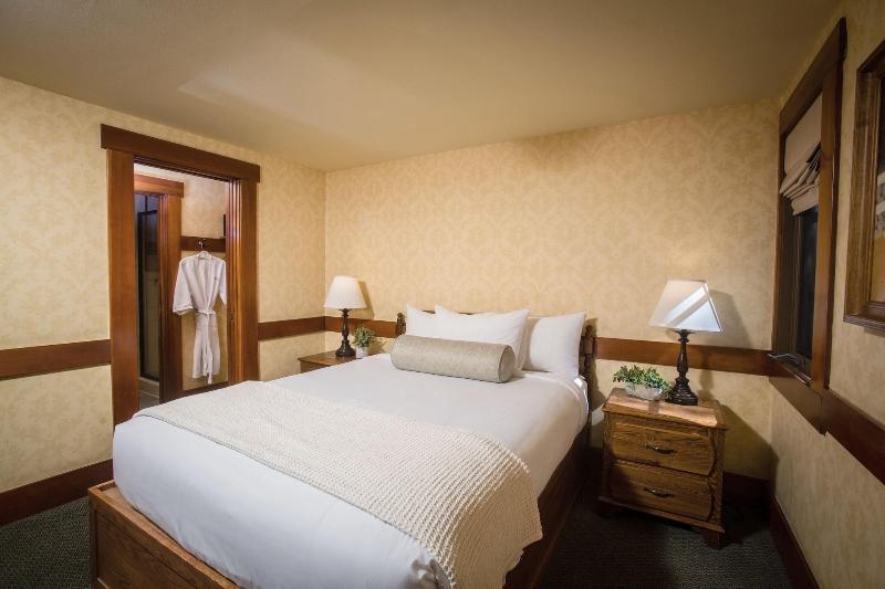Ucla Lake Arrowhead Lodge image