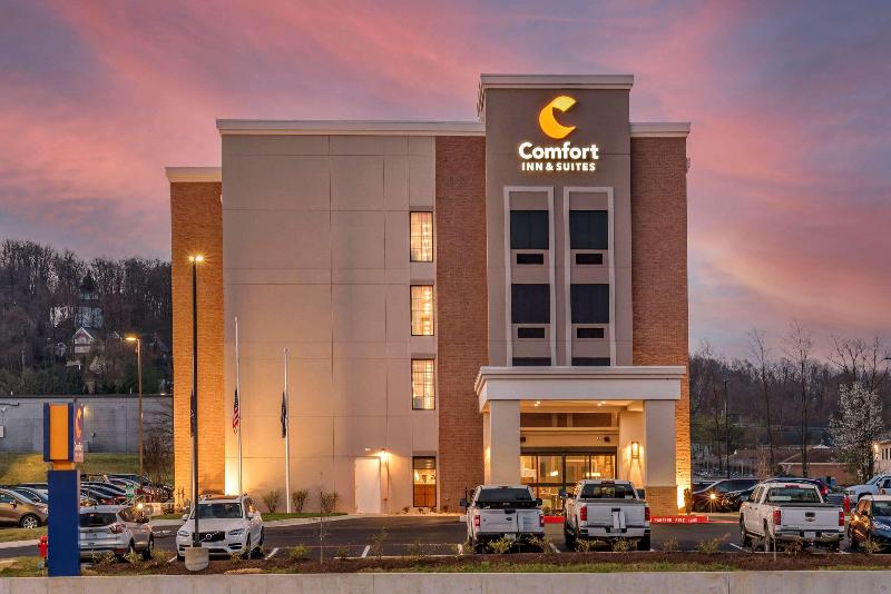 Comfort Inn & Suites Harrisonburg image