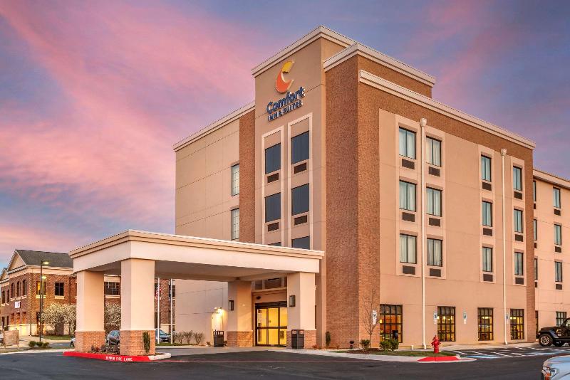 Comfort Inn & Suites Harrisonburg image