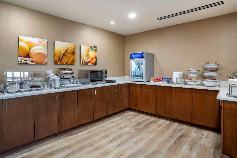 Comfort Inn & Suites Harrisonburg image