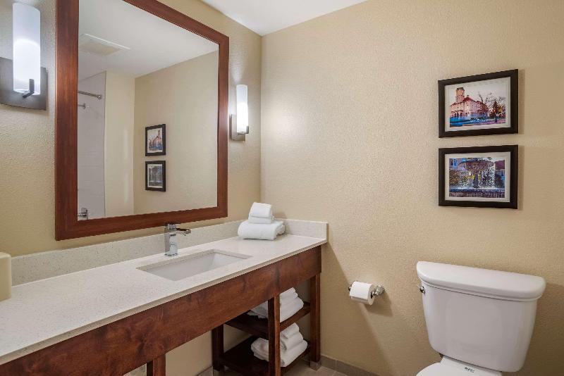 Comfort Inn & Suites Harrisonburg image
