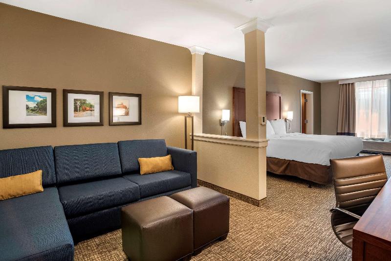 Comfort Inn & Suites Harrisonburg image