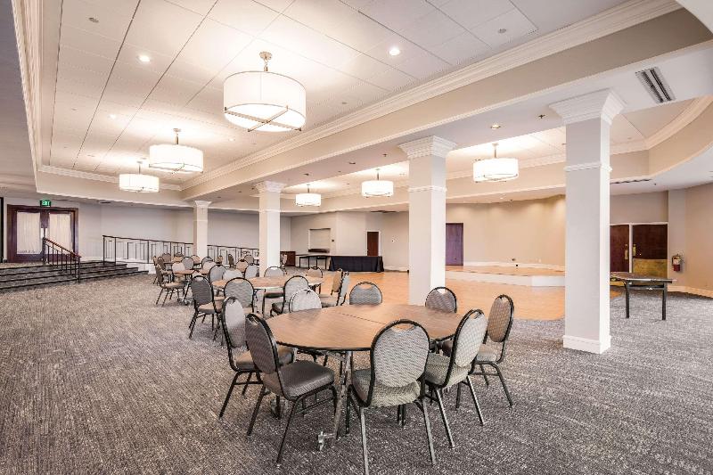 Heidel House Hotel And Conference Center image