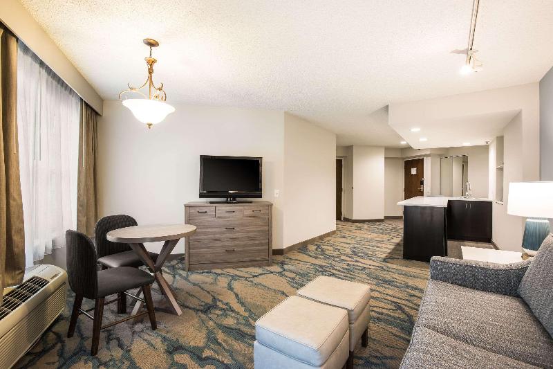 Heidel House Hotel And Conference Center image