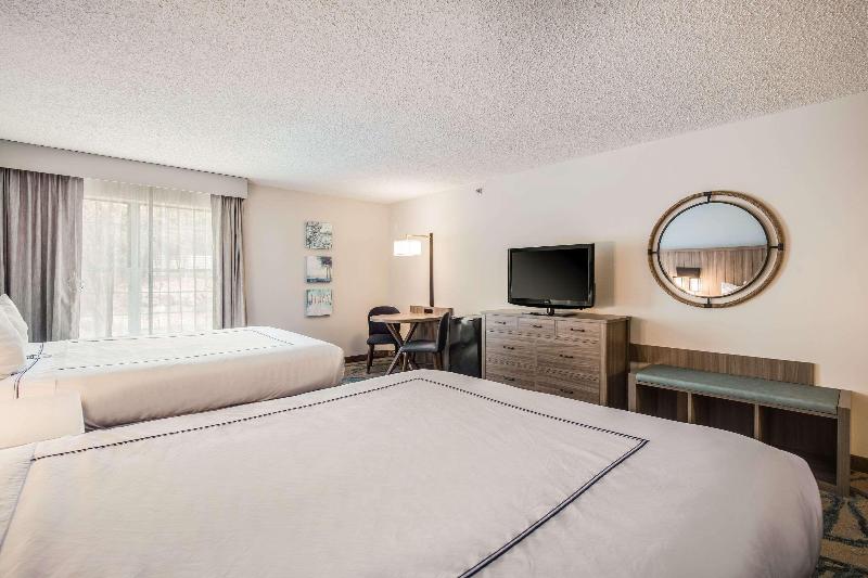 Heidel House Hotel And Conference Center image