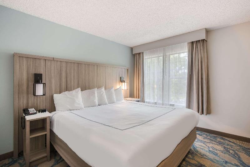 Heidel House Hotel And Conference Center image