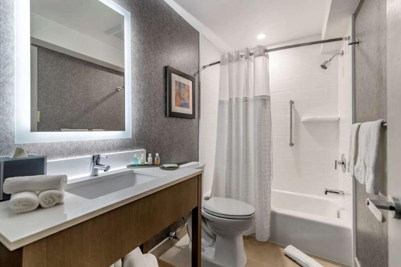 DOUBLE Accessible KING SIZE BED