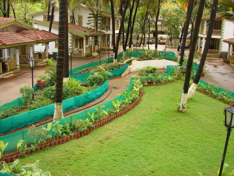 Golden Swan Beach Resort — general view
