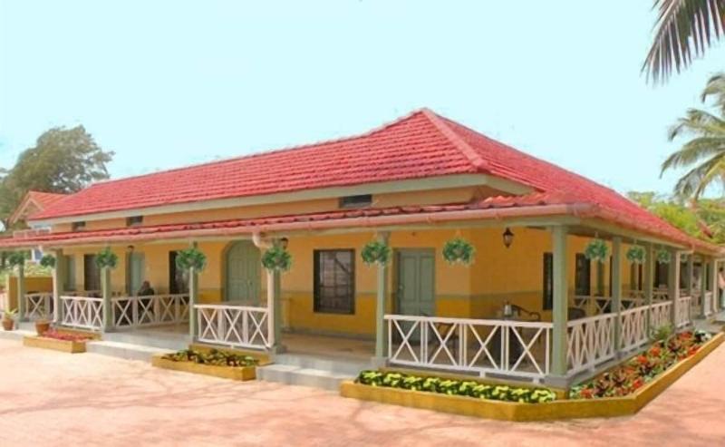 Golden Swan Beach Resort — exterior view