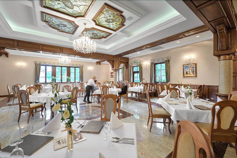 Hotel Poledno — restaurant