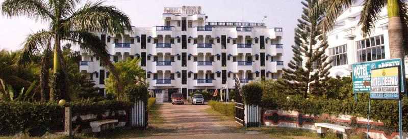 Hotel Deepak — main photo