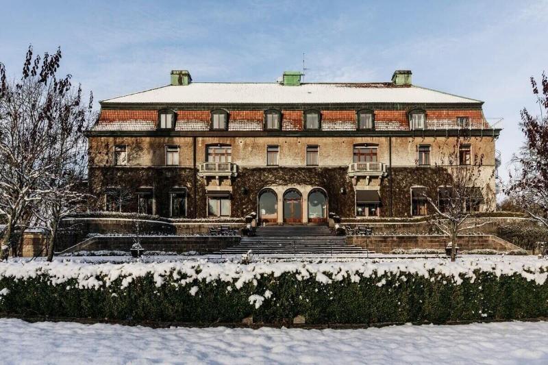 Bjertorp Slott — general view