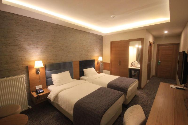 Garden Zara Hotel image