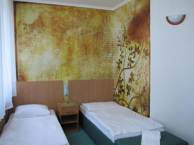 Hotel Hubert Nové Zámky image
