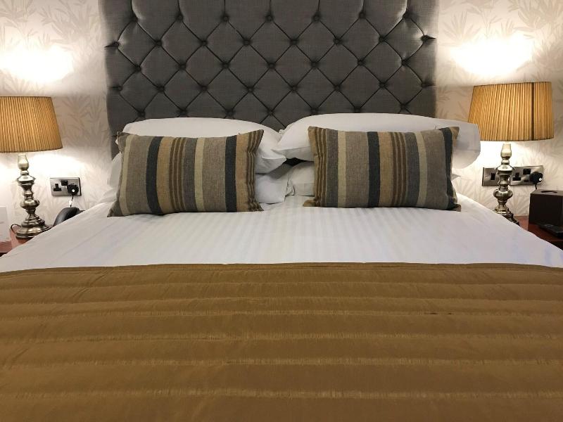 Loftsome Bridge Hotel image