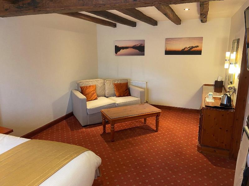 Loftsome Bridge Hotel image