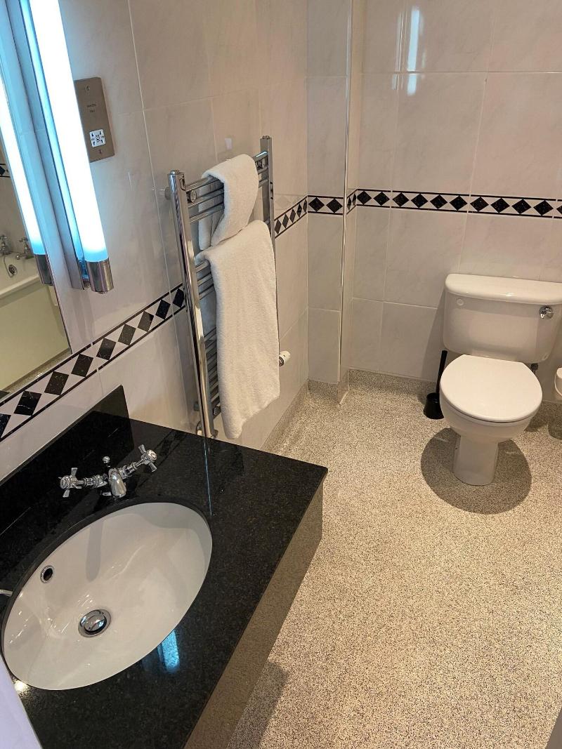 Loftsome Bridge Hotel image