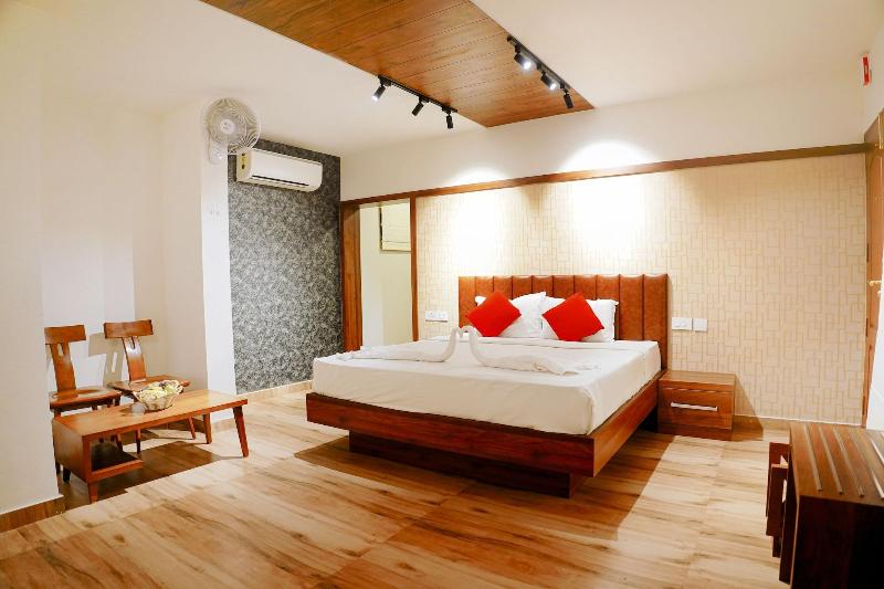 Emarald Ayurvedic Resort image