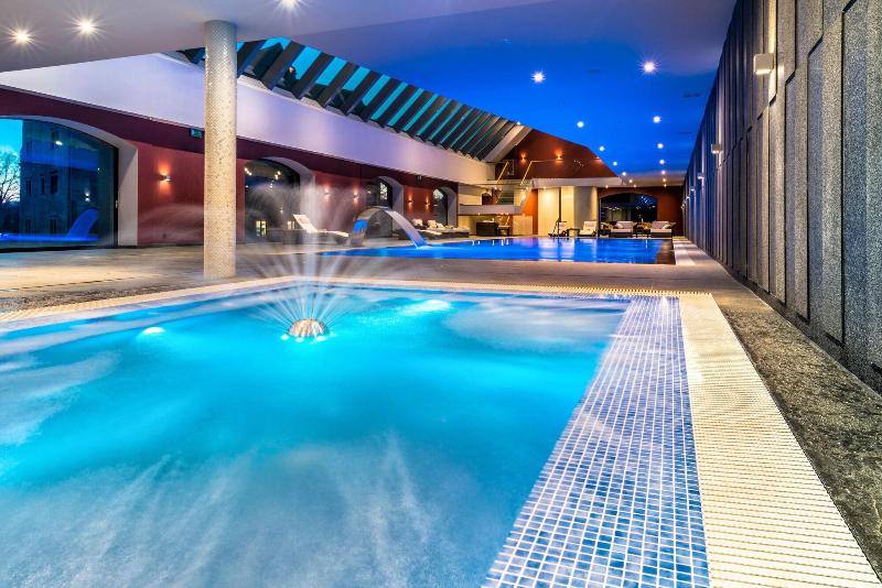 Uroczysko Siedmiu Stawów Luxury Hotel image