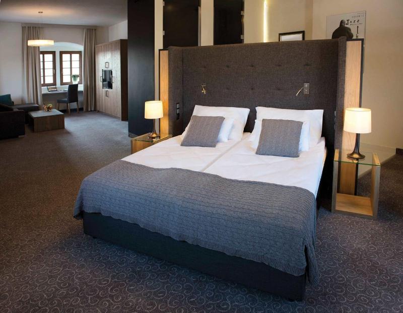 Uroczysko Siedmiu Stawów Luxury Hotel image