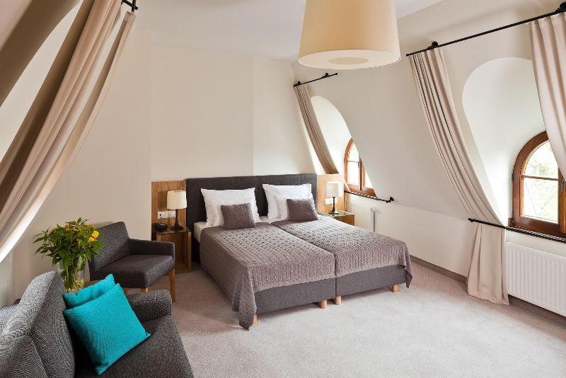 Uroczysko Siedmiu Stawów Luxury Hotel image
